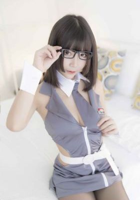 白丝美女被c_高清在线播放观看